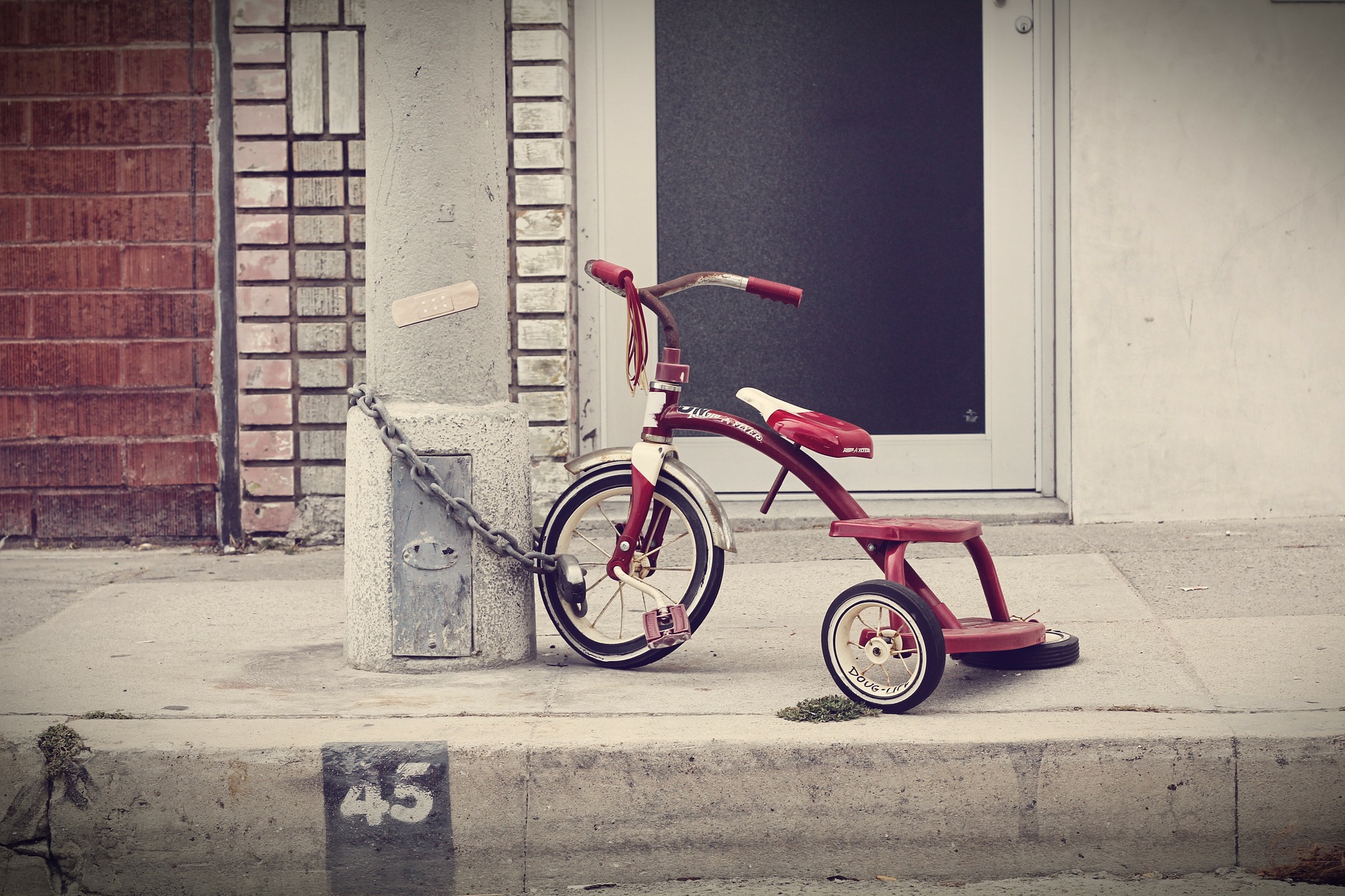 three-wheeler-336700_1920